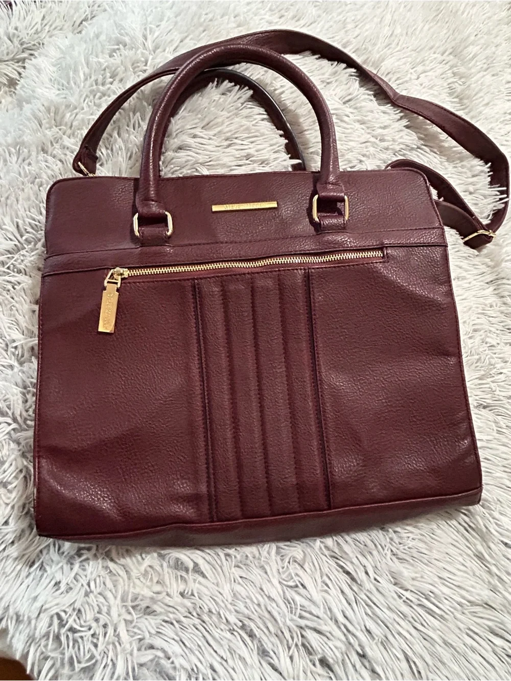 Steve Madden Burgundy Leather Handbag Interior-Excellent Condition